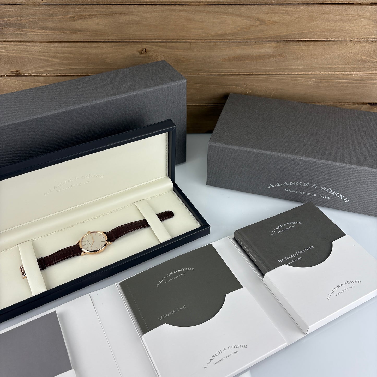 A Lange & Sohne Saxonia Thin 201.033