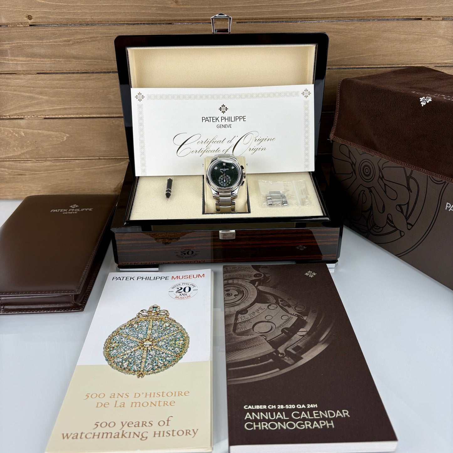 Patek Philippe 5905/1A-001 Annual Calendar Chronograph & 2023 & Mint FULL SET