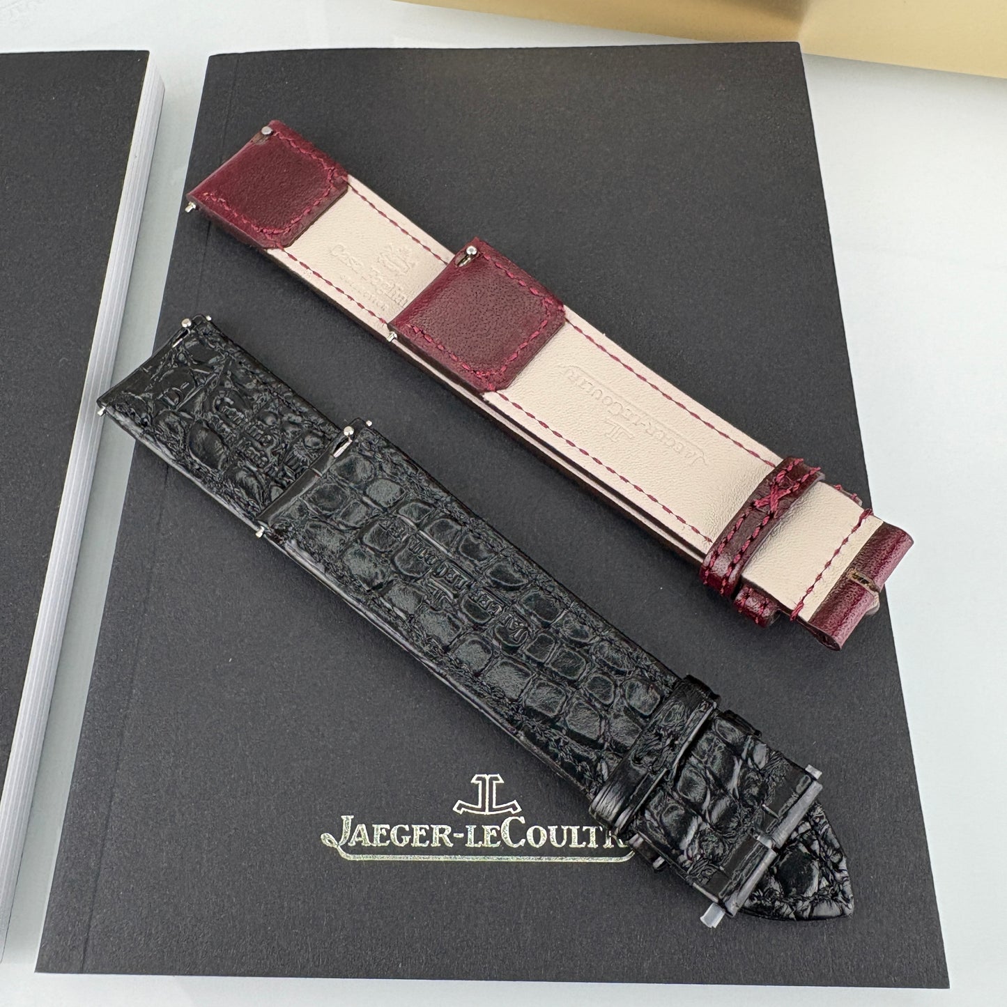 Jaeger-LeCoultre Reverso Q397846J Burgundy 2023 Brand New
