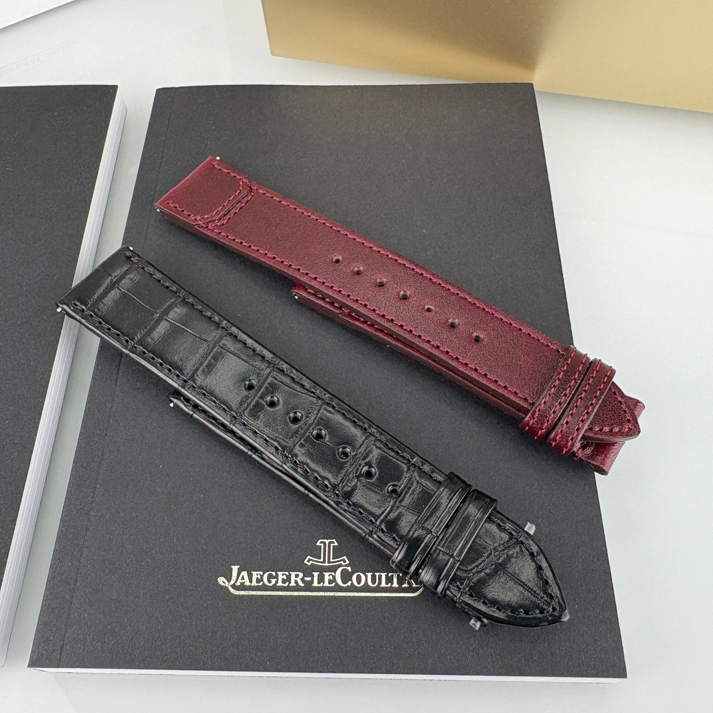 Jaeger-LeCoultre Reverso Q397846J Burgundy 2023 Brand New