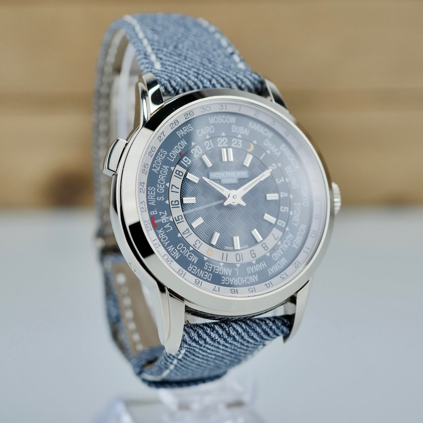 Patek Philippe 5330G-001 — World Time with Date | 2025 Brand New Full Set