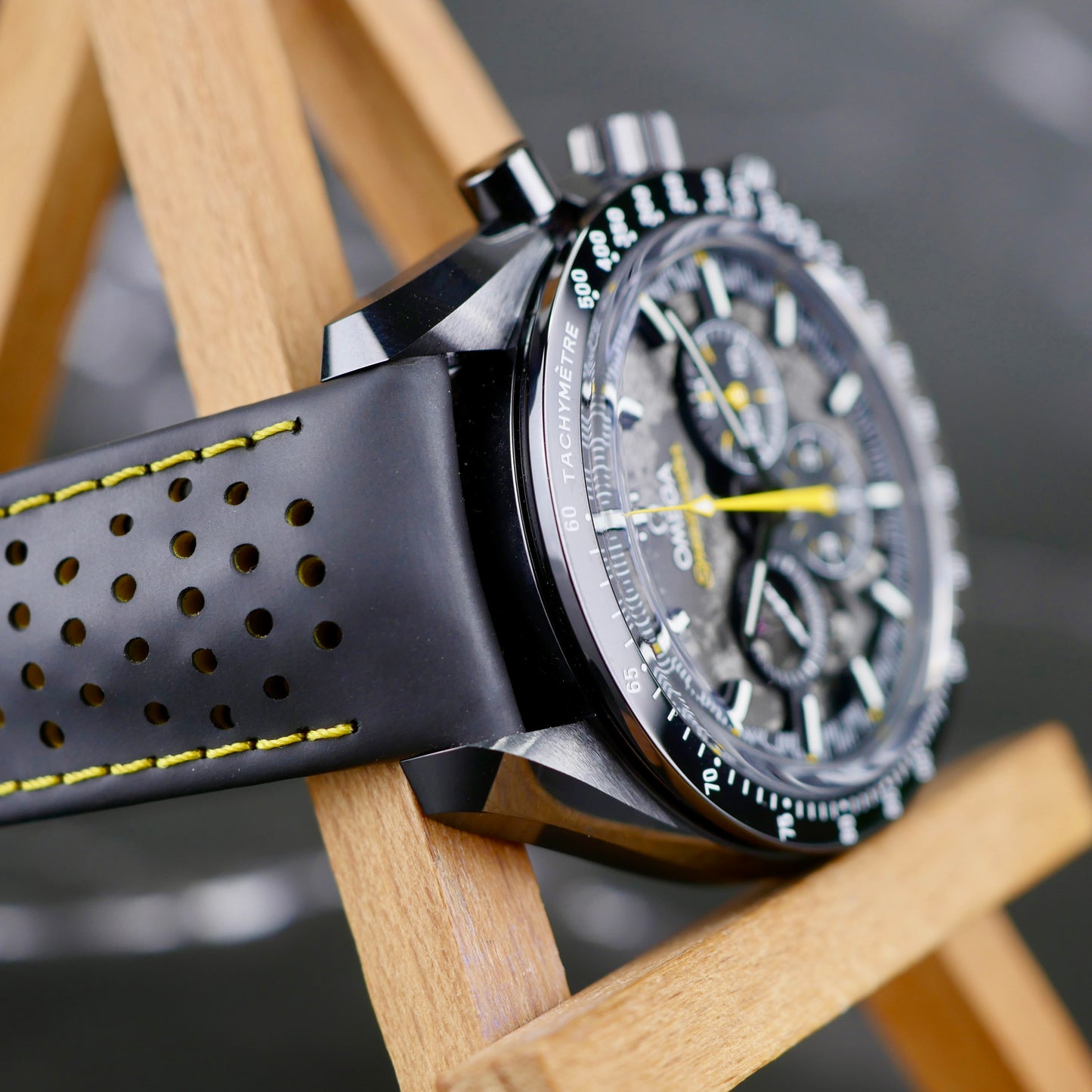 Omega Speedmaster Dark Side of the Moon 310.92.44.50.01.001 – Black Ceramic | 44.25 mm | 2025 | Like New | Full Set