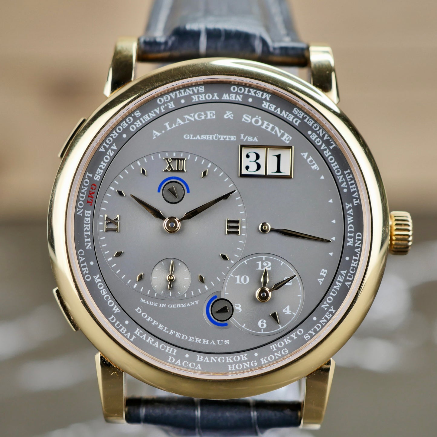 A. Lange & Söhne Lange 1 Time Zone 116.033  Rose Gold | Grey Dial | 2013 | Pristine Unpolished | Full Set + ZEITZONENKARTE