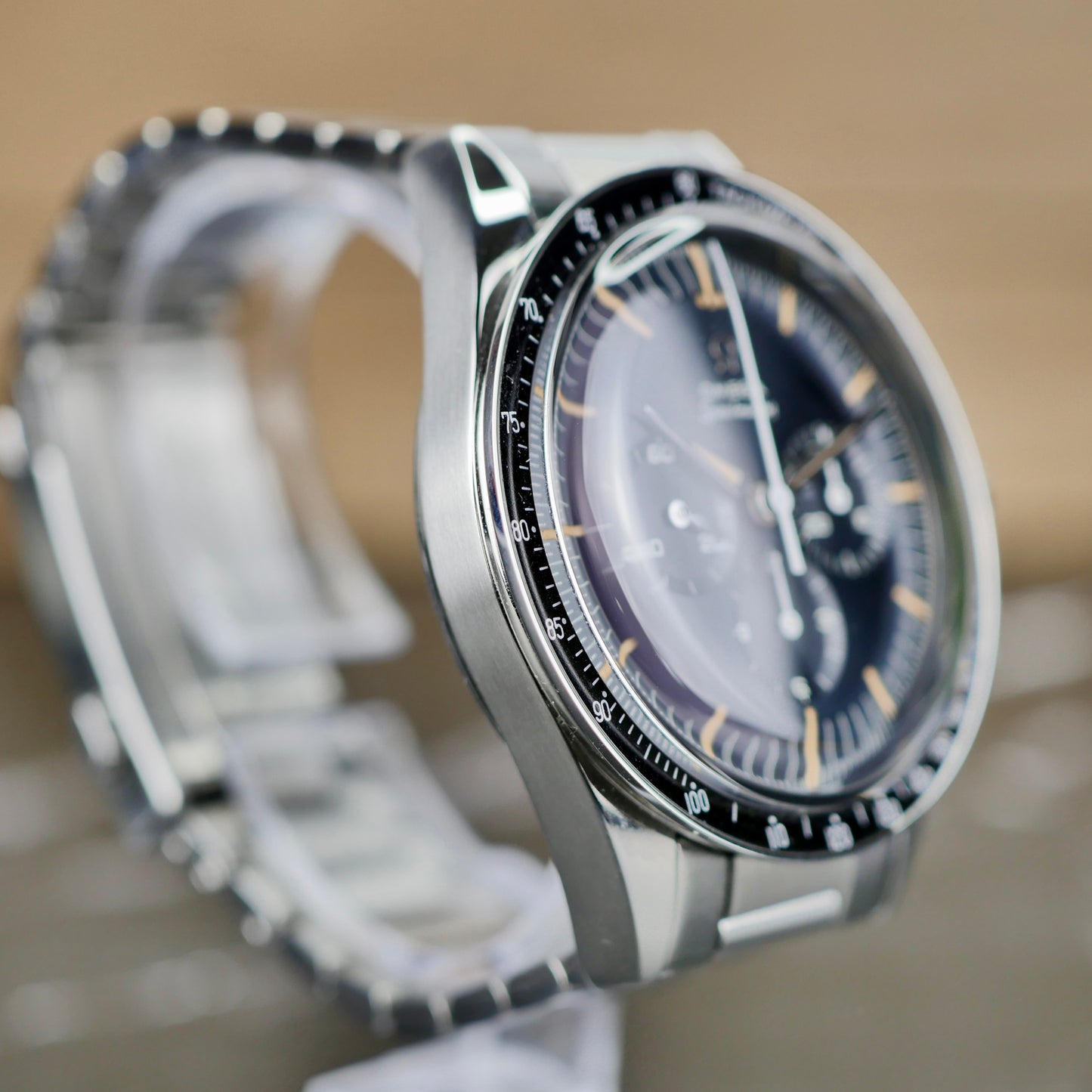 Omega Speedmaster First Omega in Space 310.30.40.50.06.001  39.7mm | 2025 | One Owner | Full Set | Excellent Condition